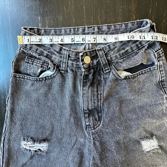 SHEIN Highrise Distressed Black Jeans. Size XS - Picture 5 of 9